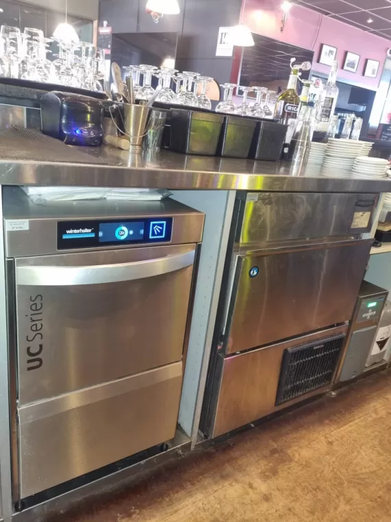 Installation d'un lave-verres WINTERHALTER à Lyon, Brignais, LYON FROID CUISINES