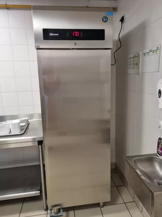 Installation d'une armoire positive et d'une cellule de refroidissement à Lyon, Brignais, LYON FROID CUISINES