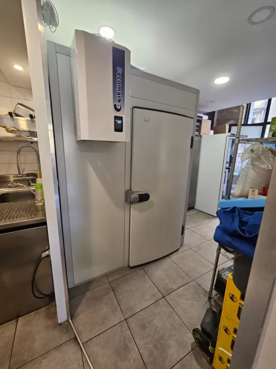 Création d'une chambre froide positive à Lyon, Brignais, LYON FROID CUISINES