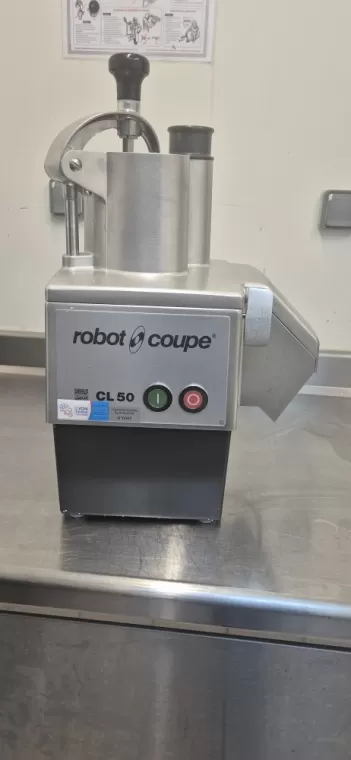 Installation d'un coupe légumes à Lyon, Brignais, LYON FROID CUISINES