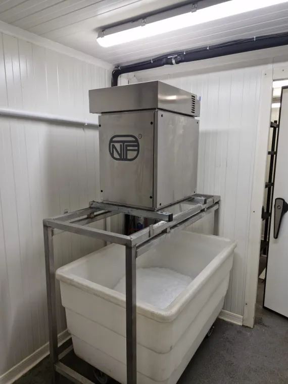 Nouvelle installation d'une machine à glace en paillettes , Brignais, LYON FROID CUISINES